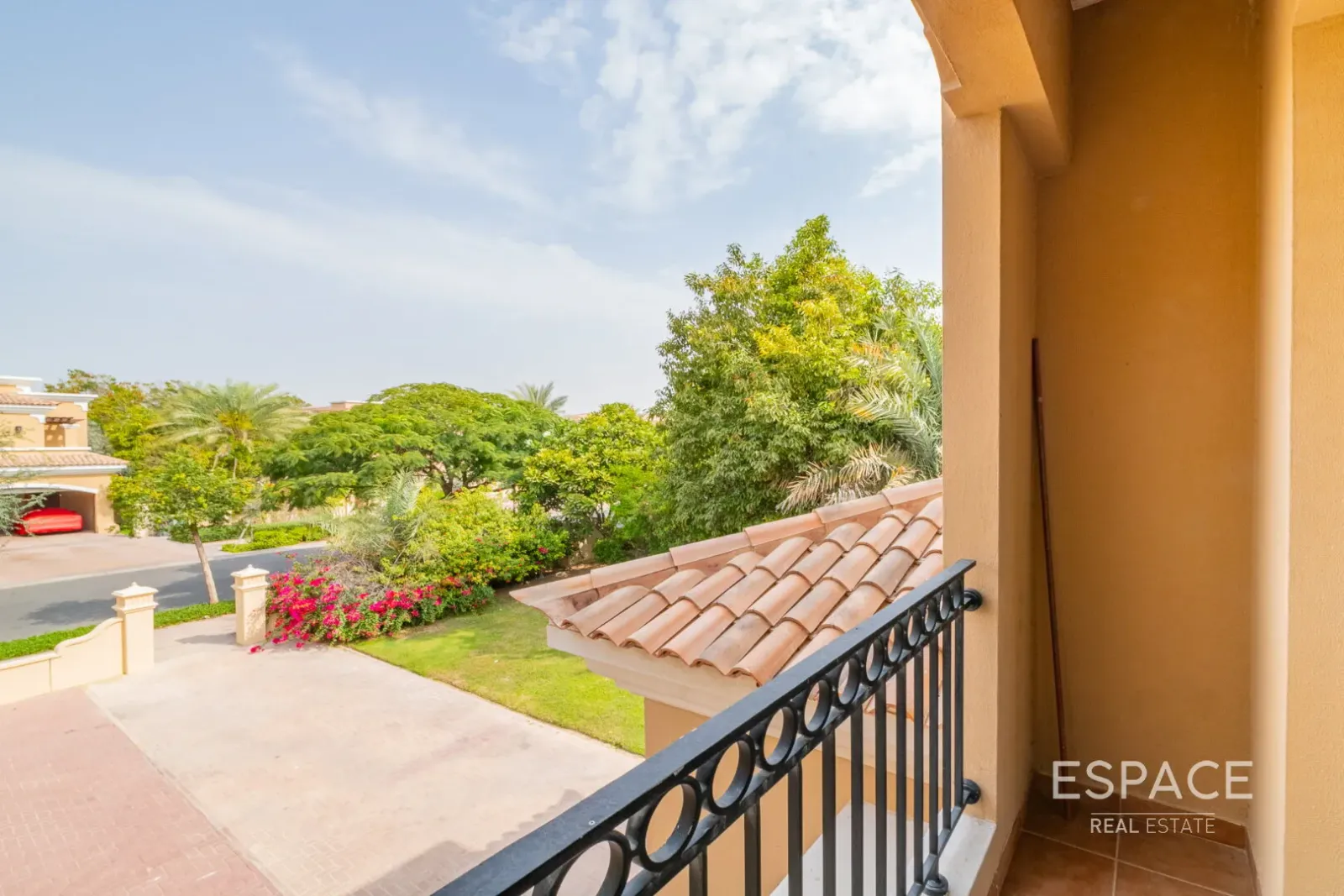 PropertiesGalleryCamera