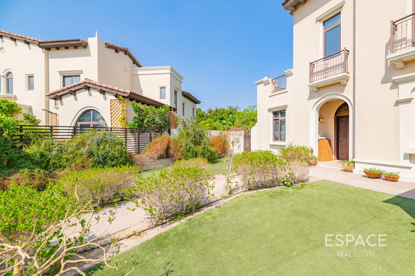 PropertiesGalleryCamera