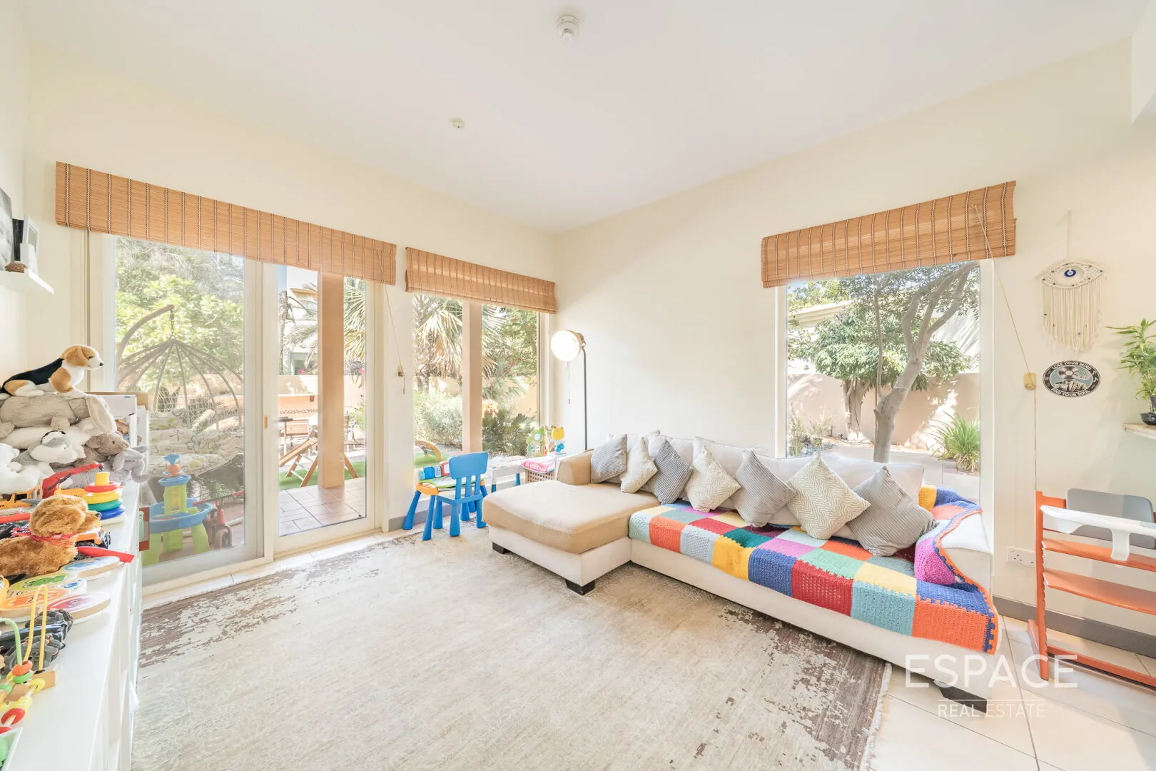 PropertiesGalleryCamera