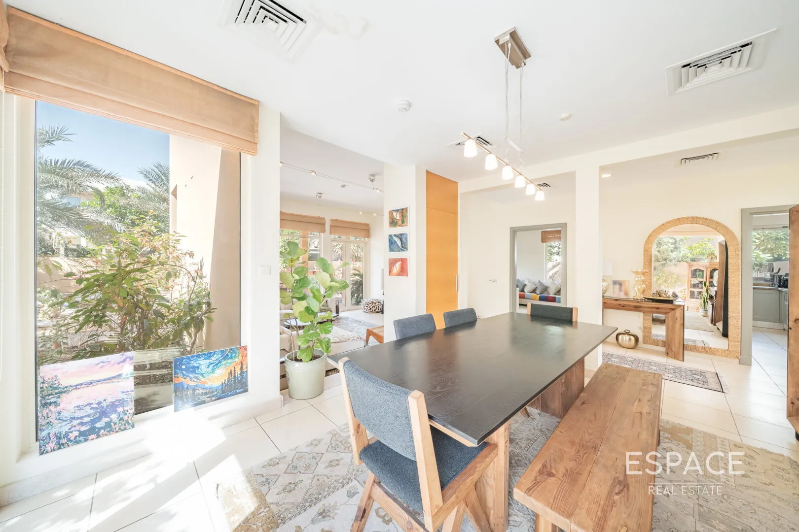 single static gallery