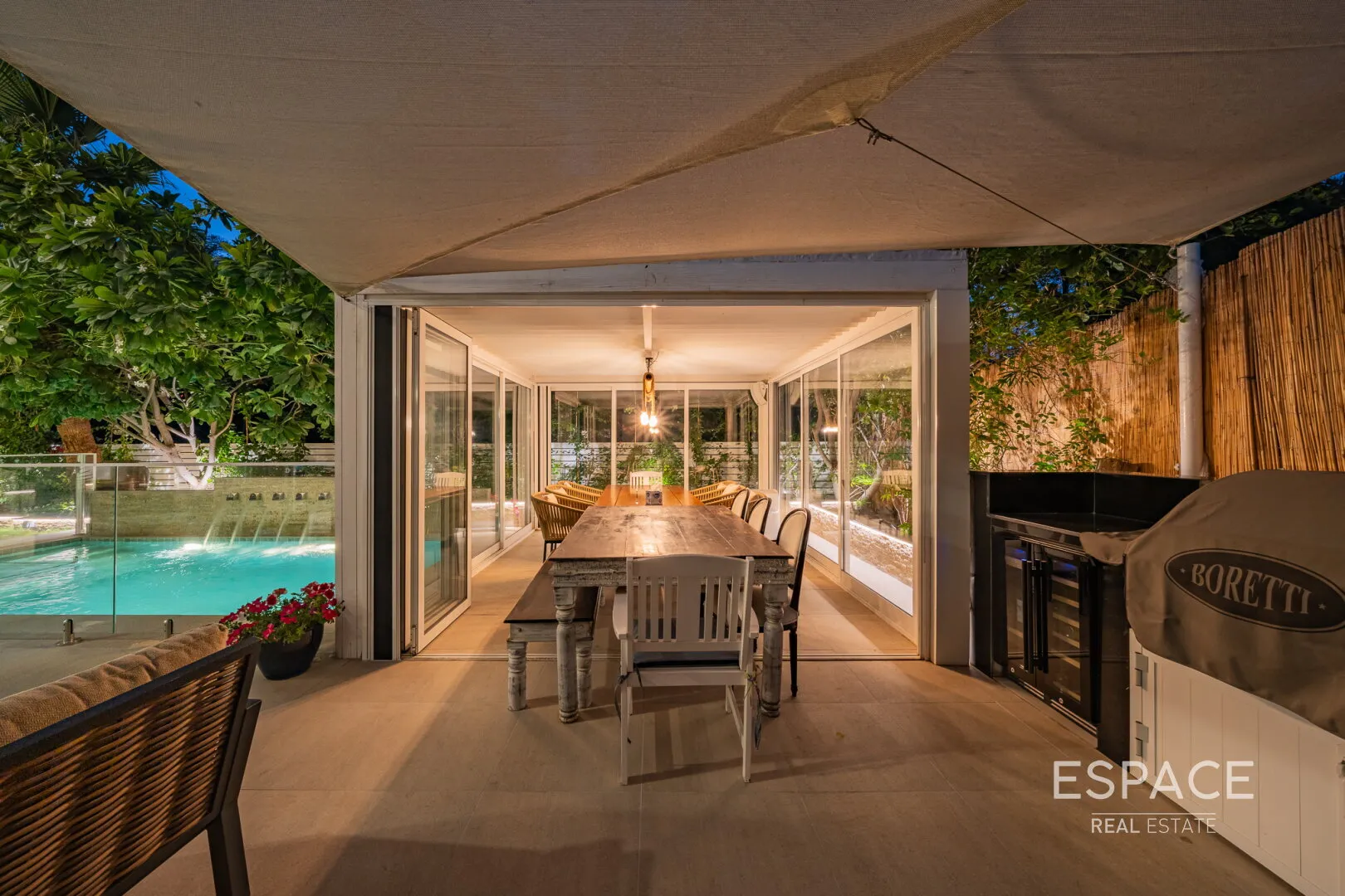 PropertiesGalleryCamera