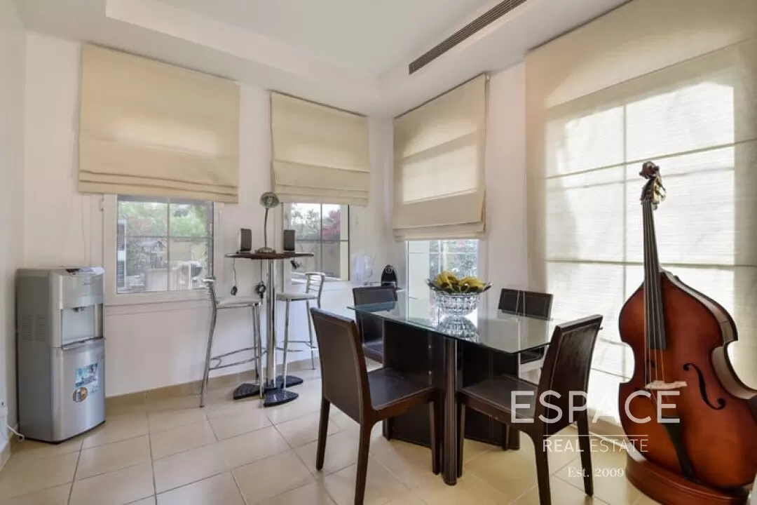 single static gallery