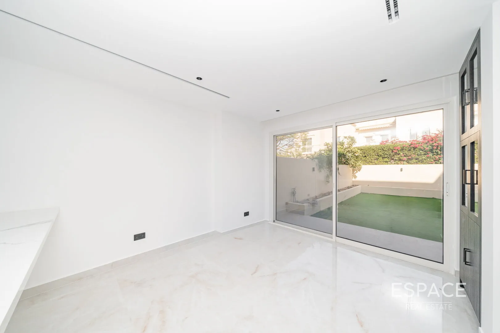 single static gallery