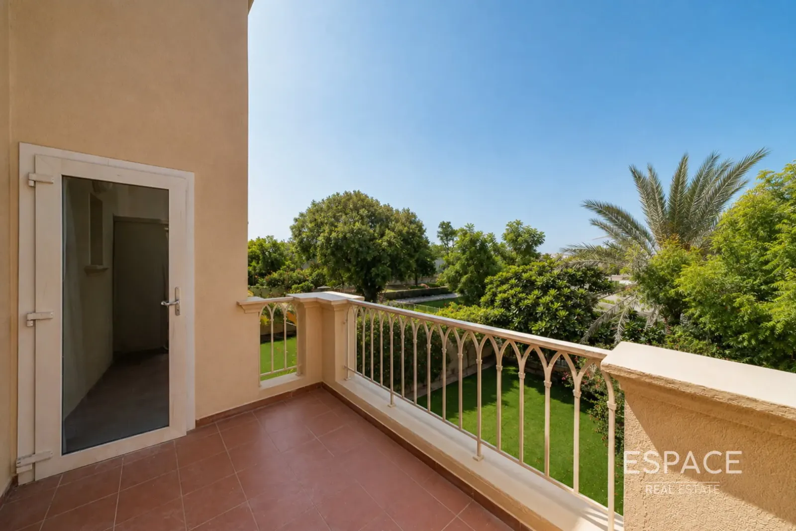 PropertiesGalleryCamera