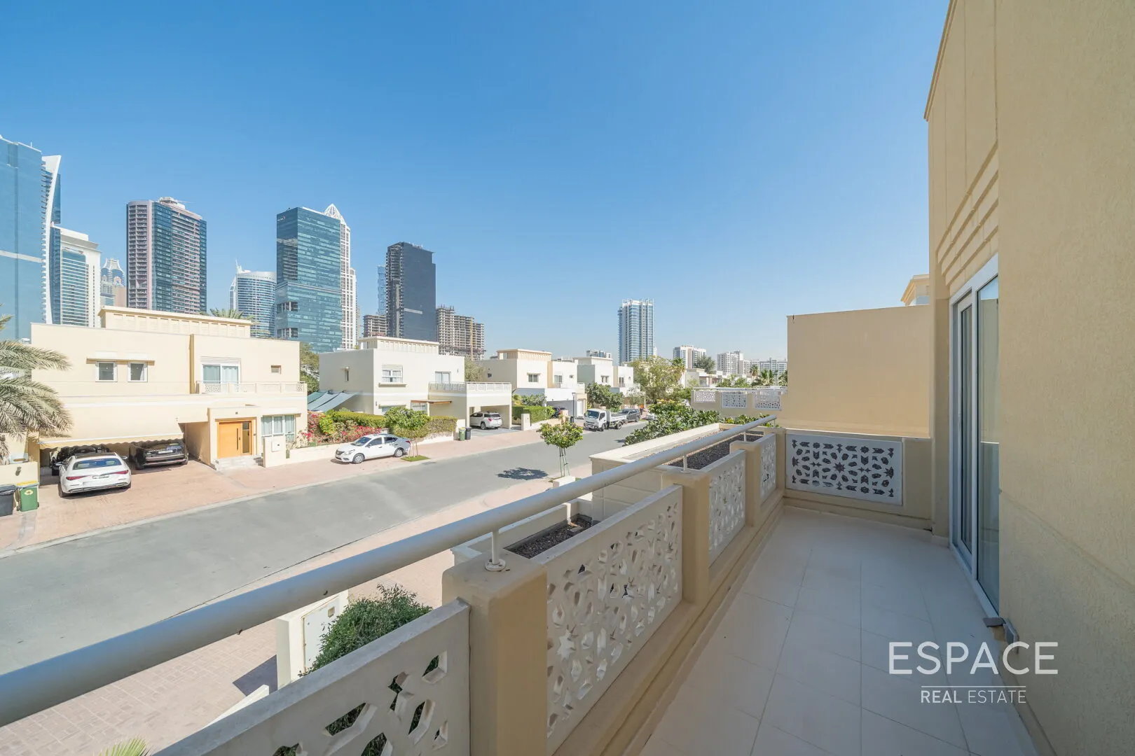 PropertiesGalleryCamera