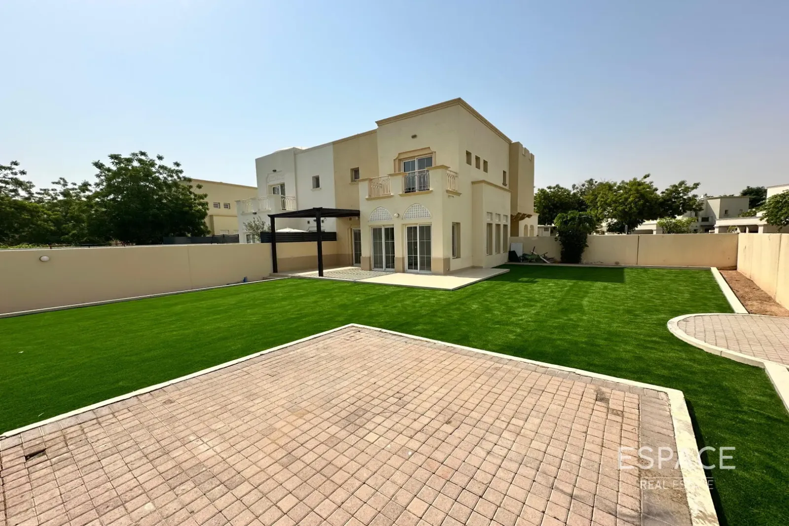 PropertiesGalleryCamera
