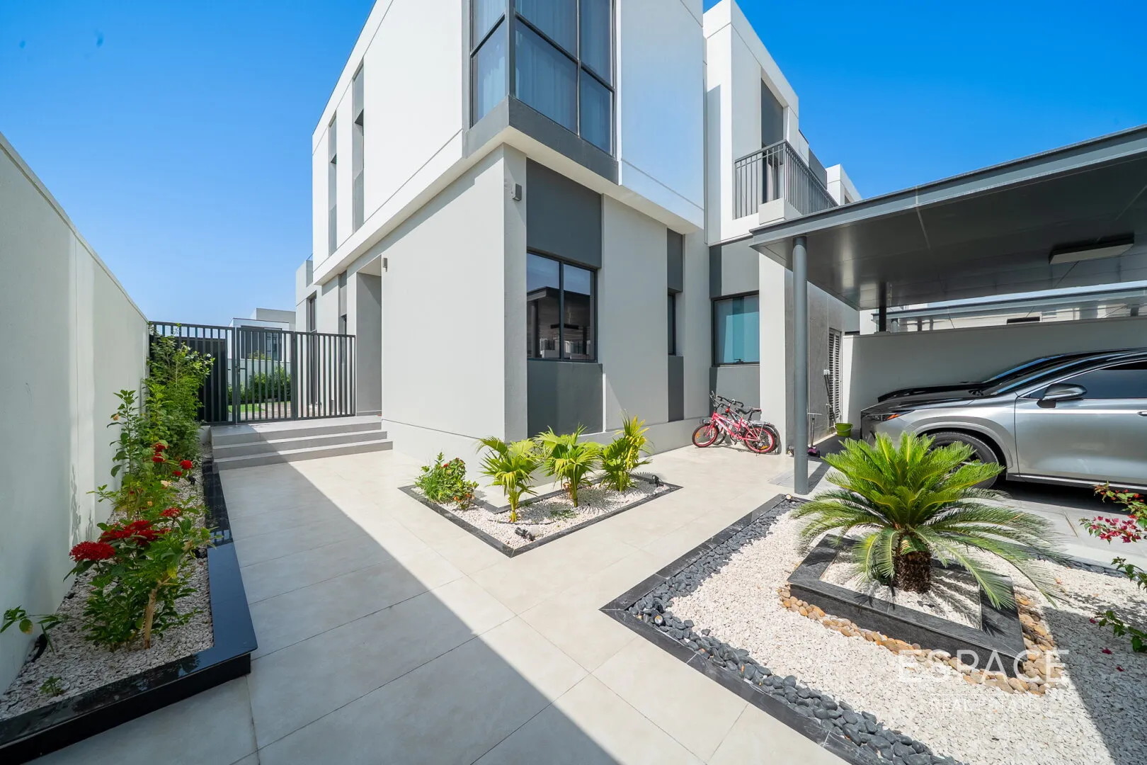 PropertiesGalleryCamera