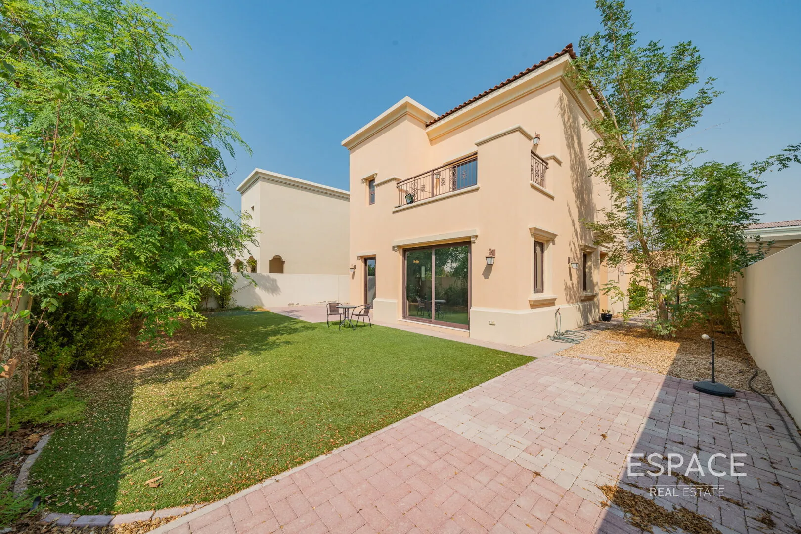 PropertiesGalleryCamera