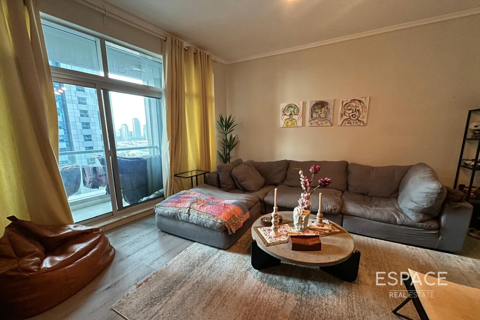 single static gallery