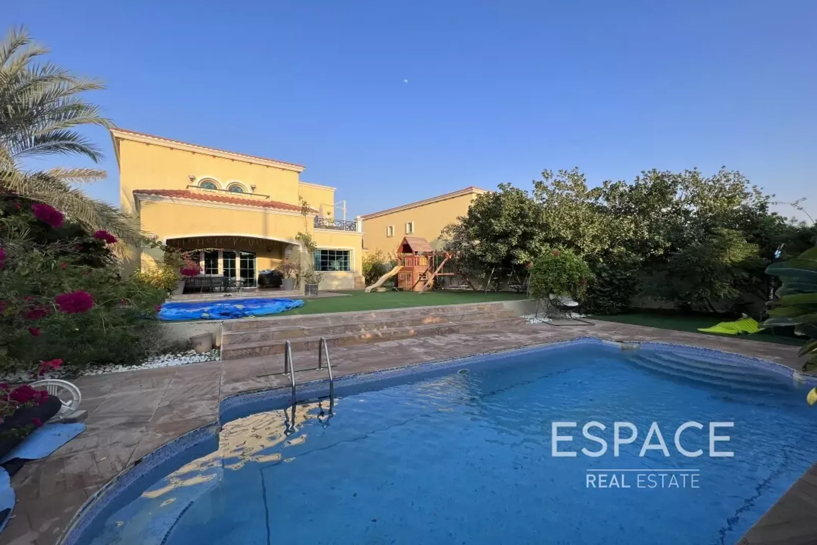 PropertiesGalleryCamera