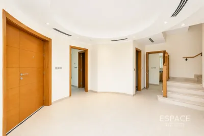 Legacy, Jumeirah Park, Dubai - Espace