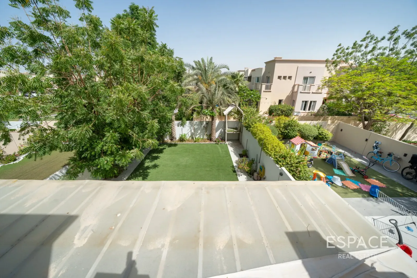 PropertiesGalleryCamera
