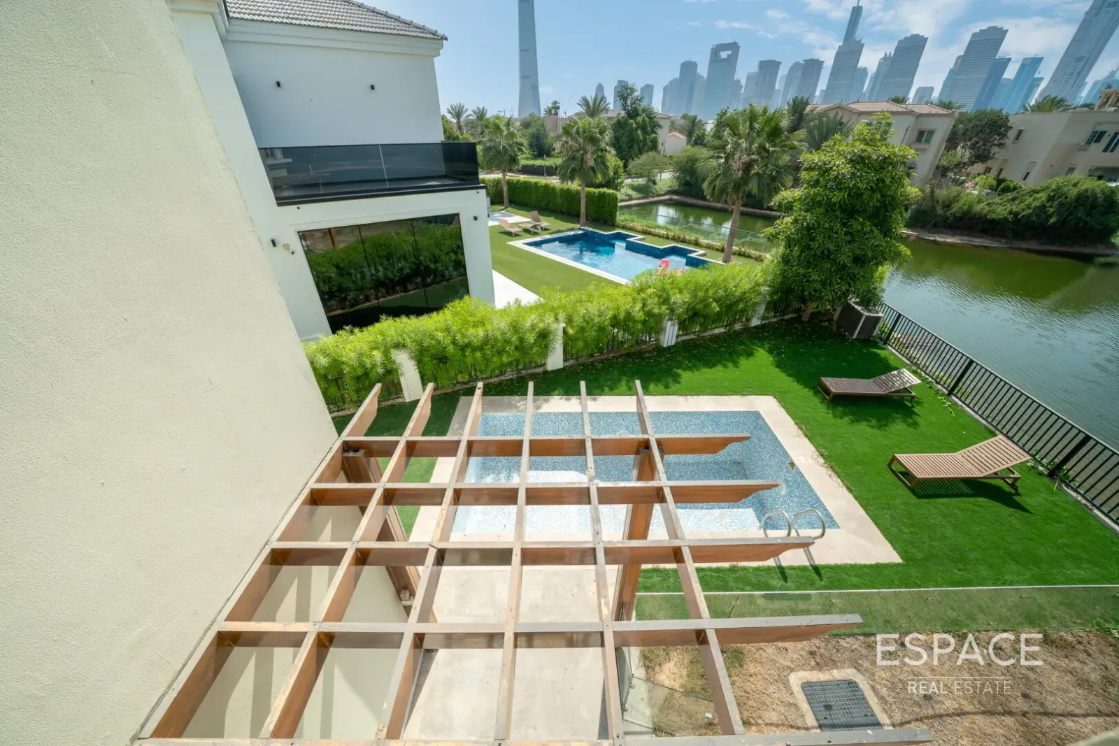 PropertiesGalleryCamera