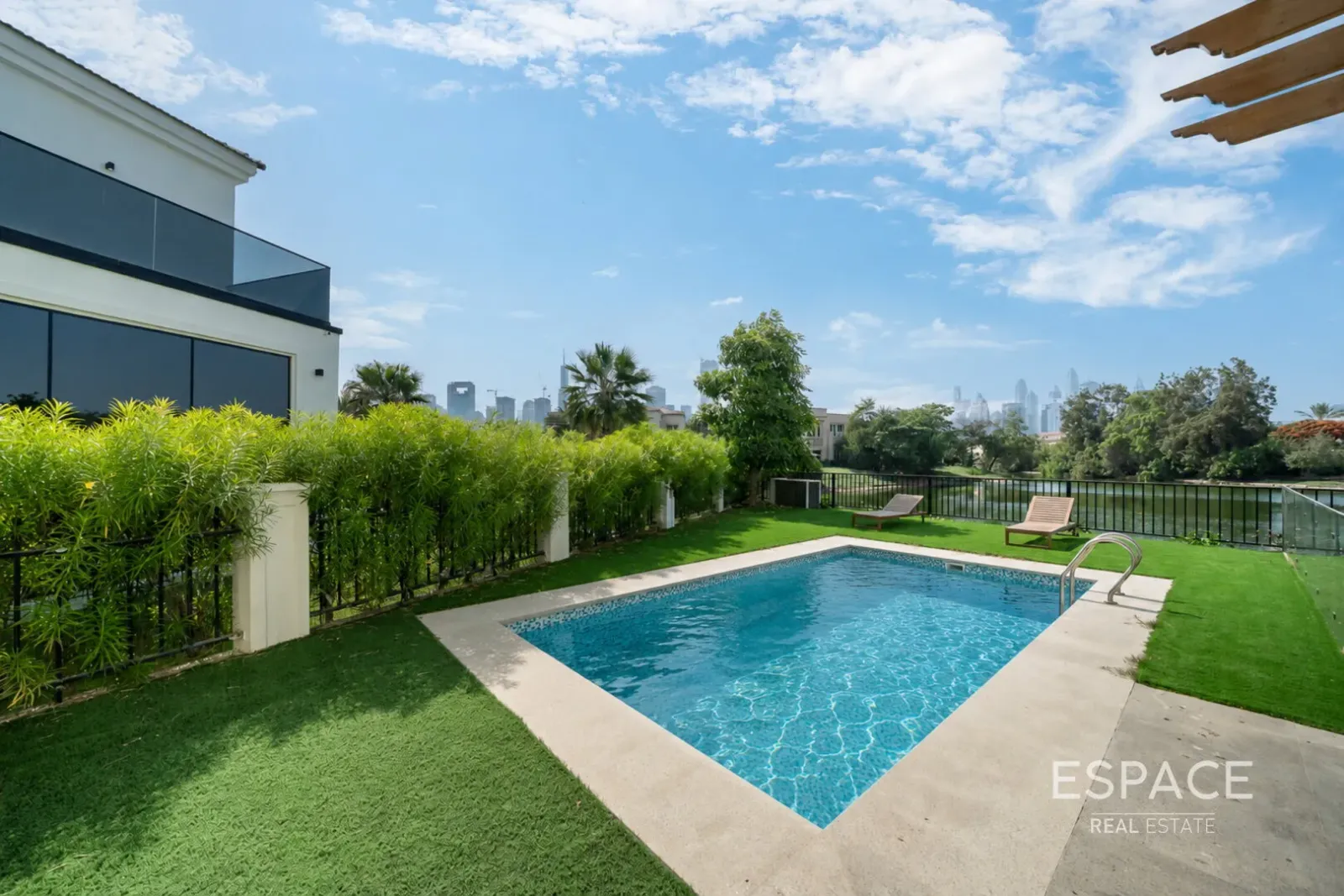 PropertiesGalleryCamera