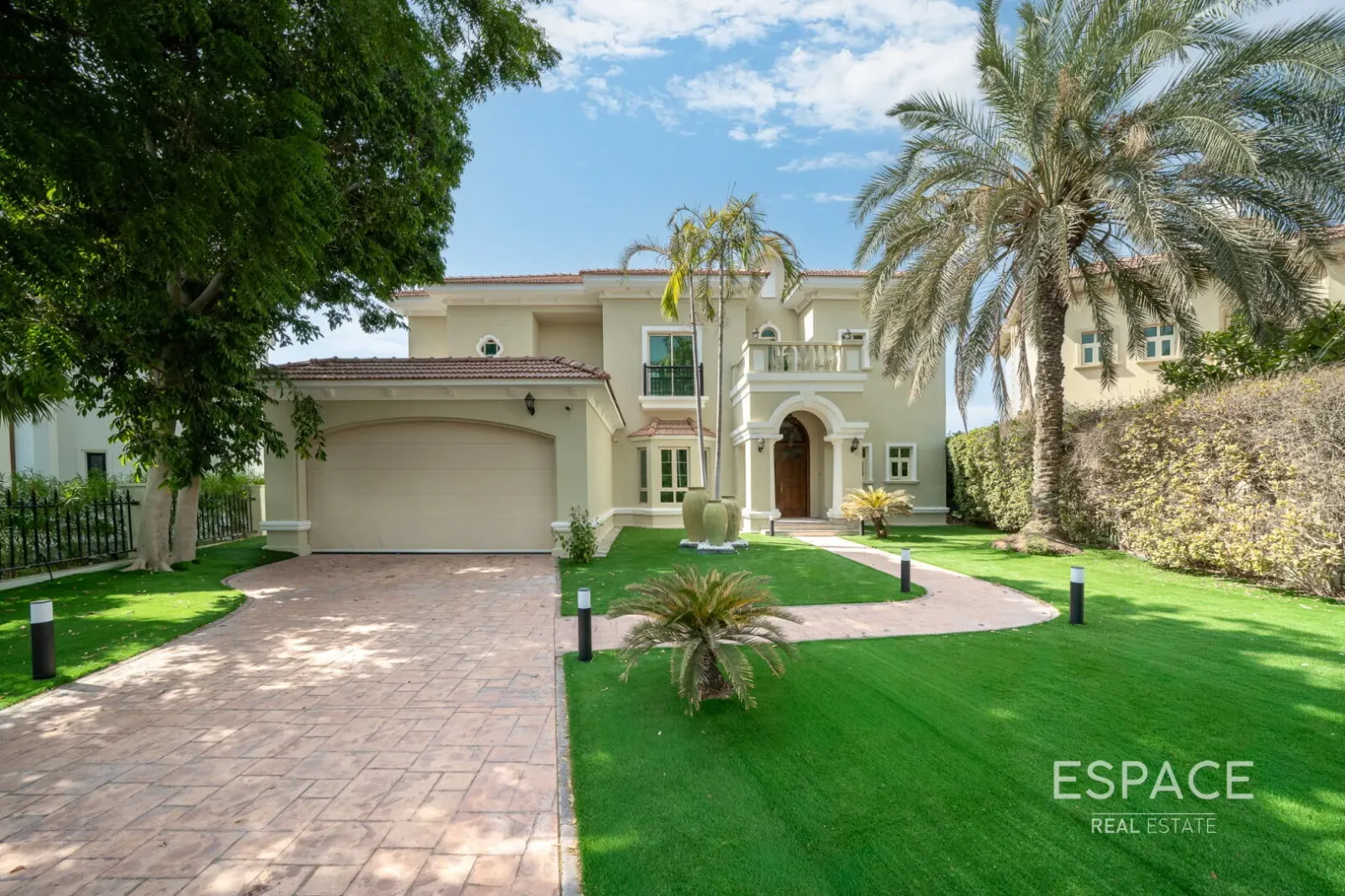 PropertiesGalleryCamera