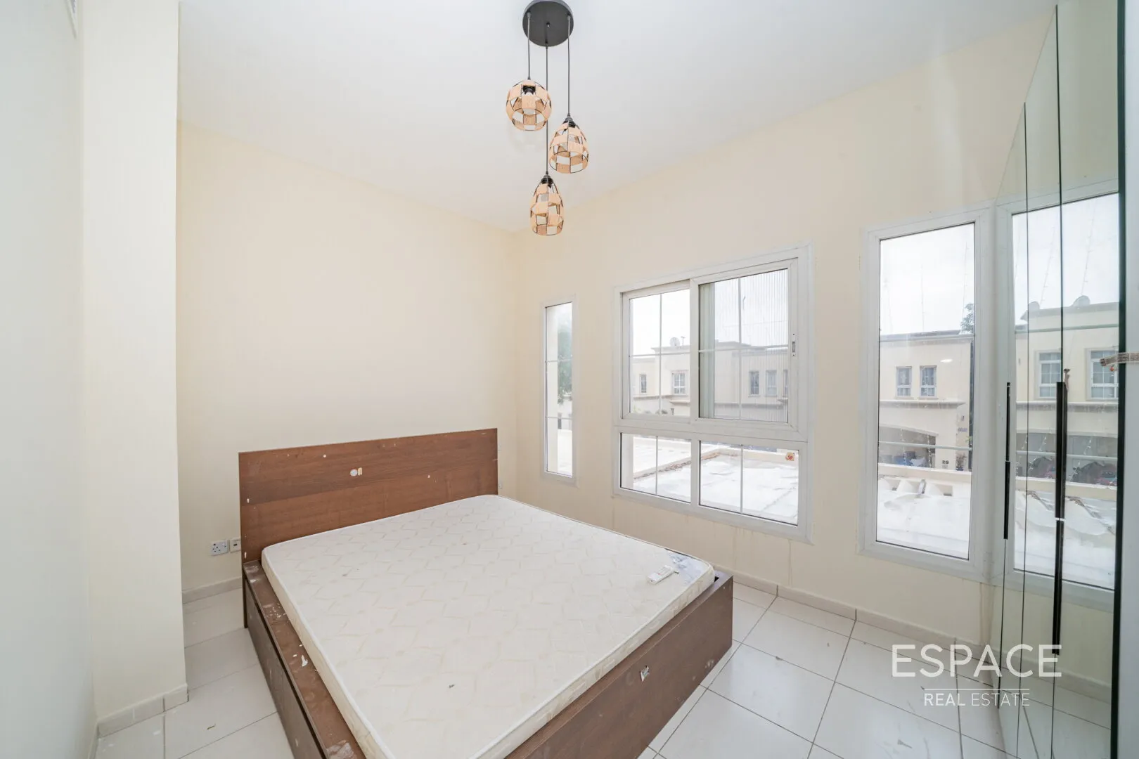 single static gallery