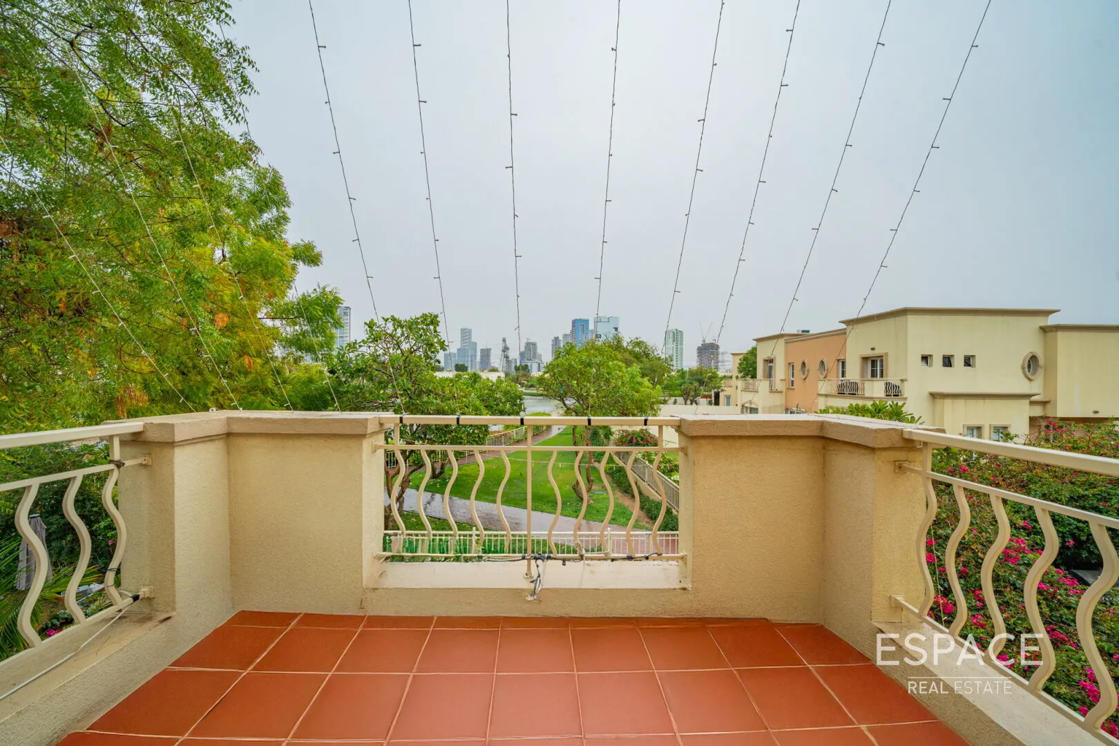 PropertiesGalleryCamera