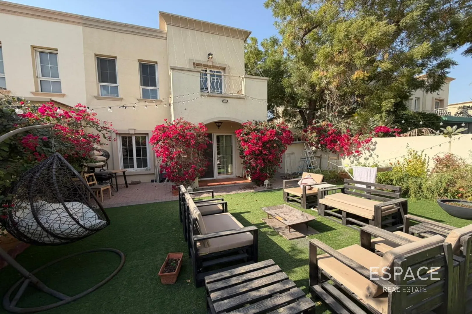 single static gallery