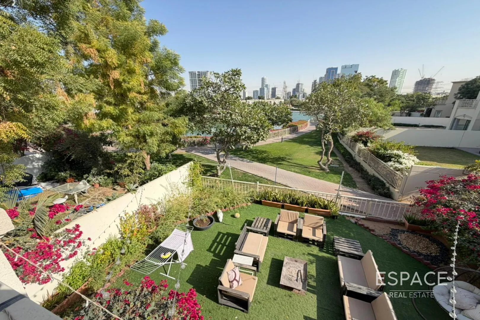 PropertiesGalleryCamera