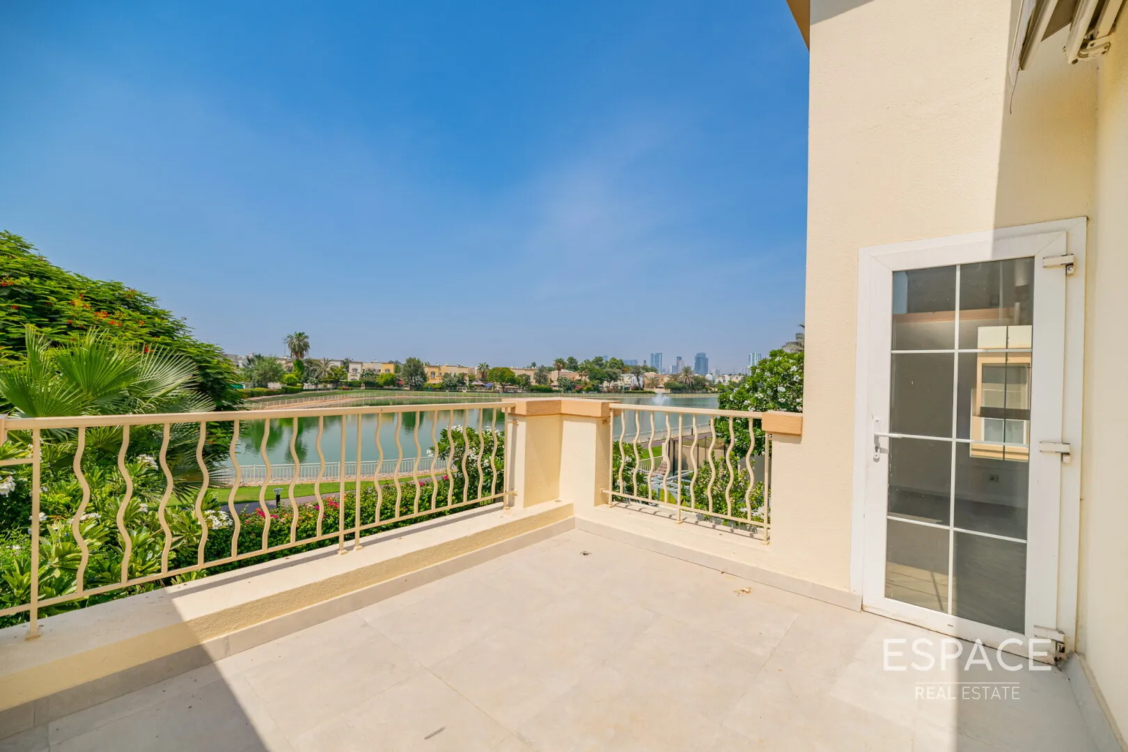 PropertiesGalleryCamera