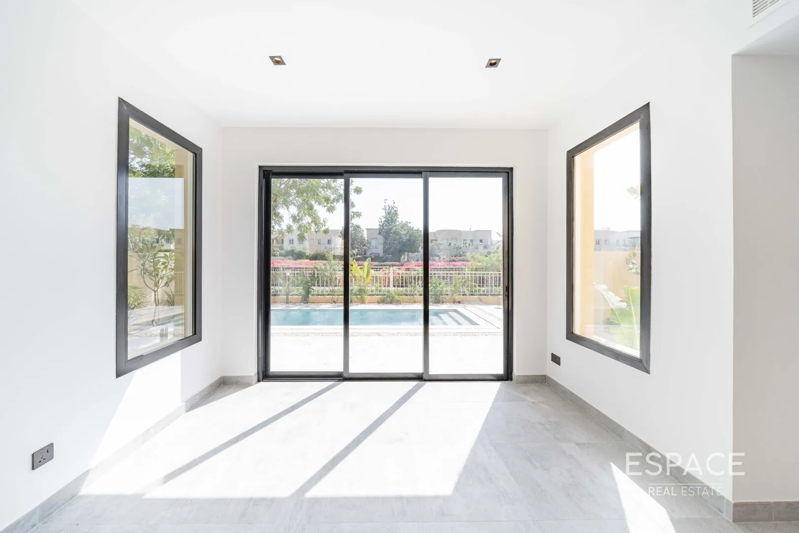 single static gallery