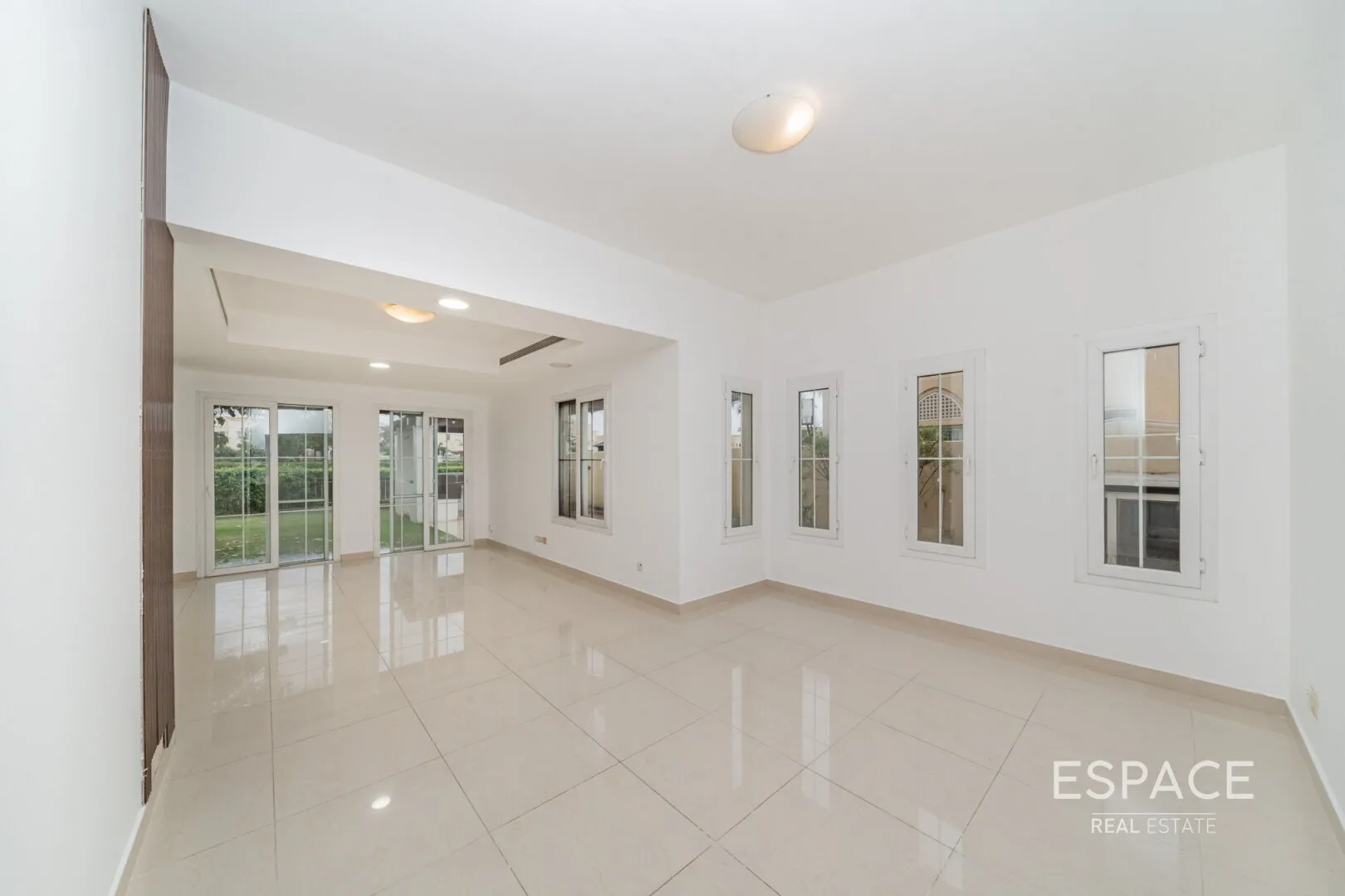 single static gallery