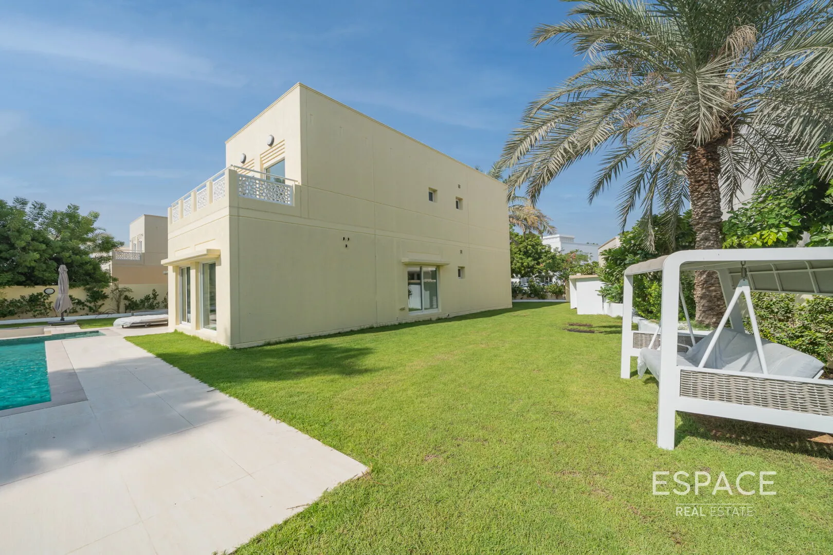 PropertiesGalleryCamera