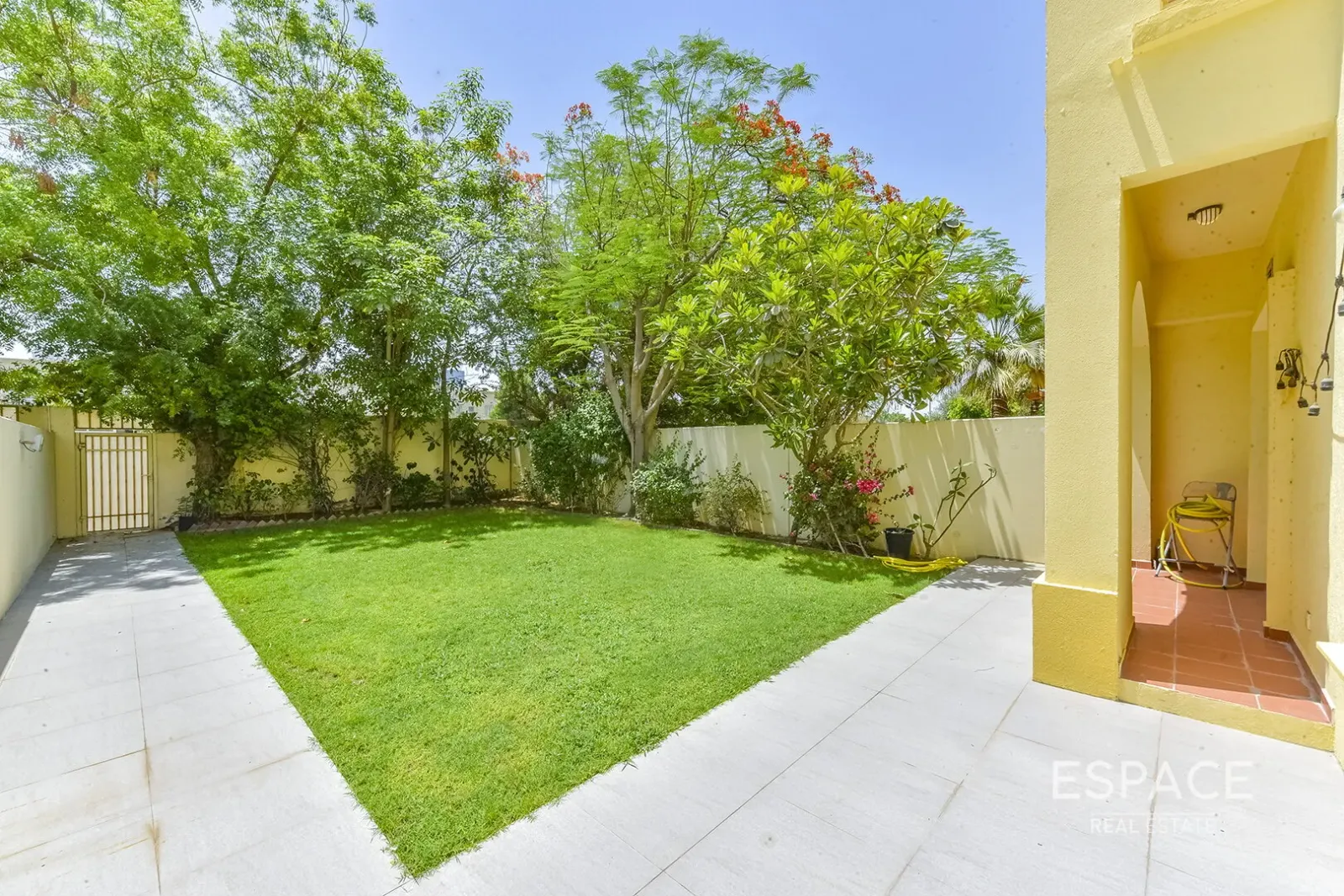 PropertiesGalleryCamera