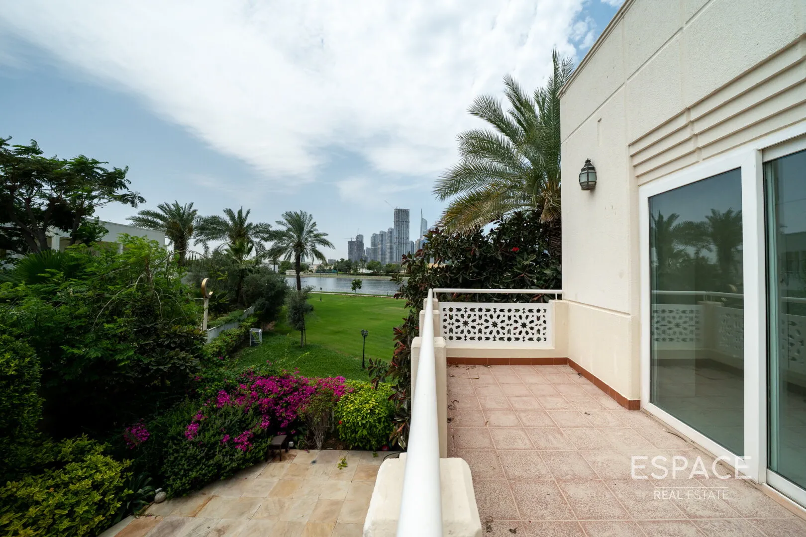 PropertiesGalleryCamera