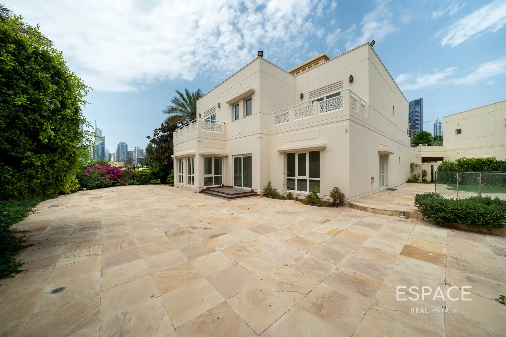 PropertiesGalleryCamera