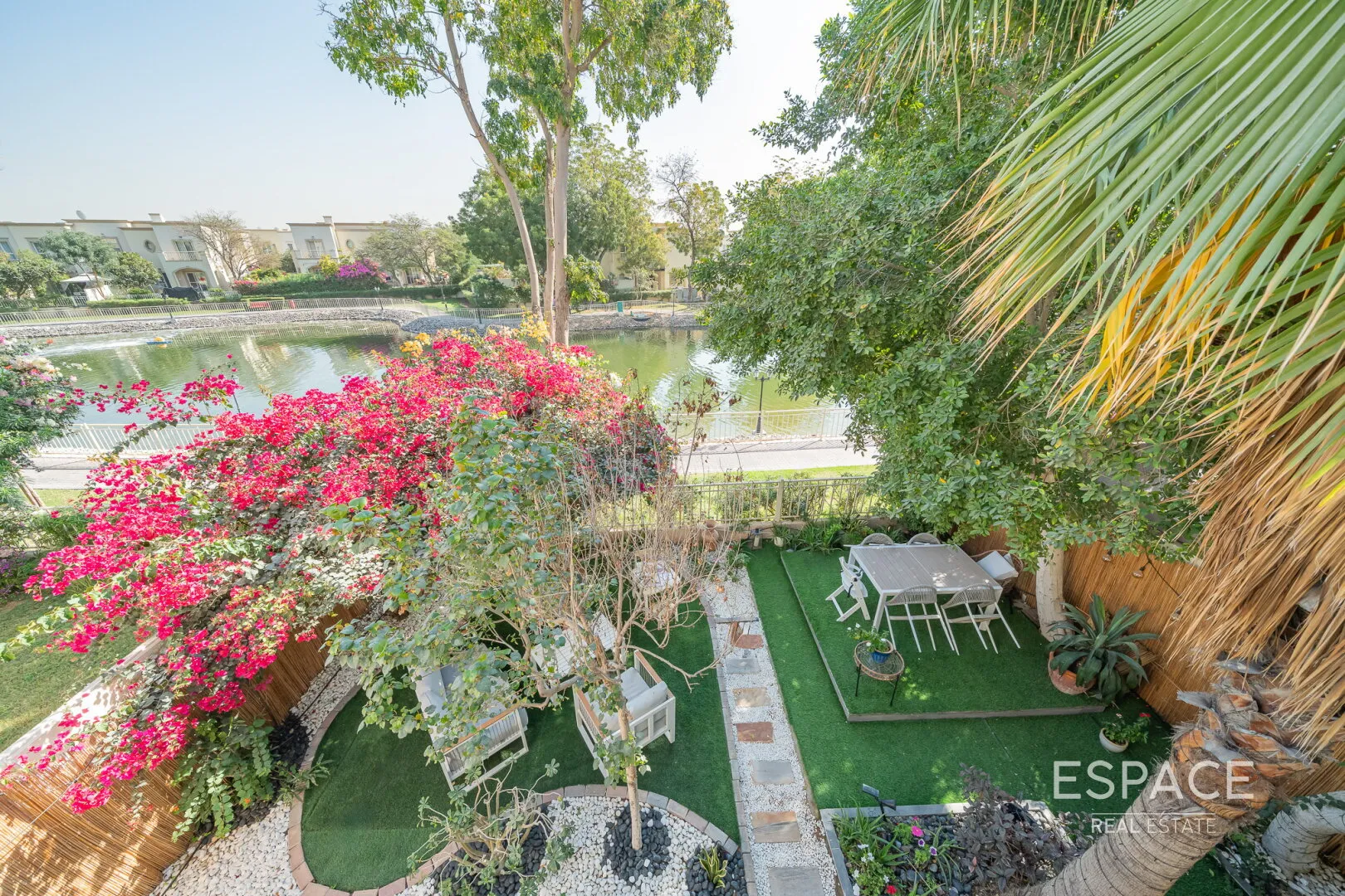 PropertiesGalleryCamera