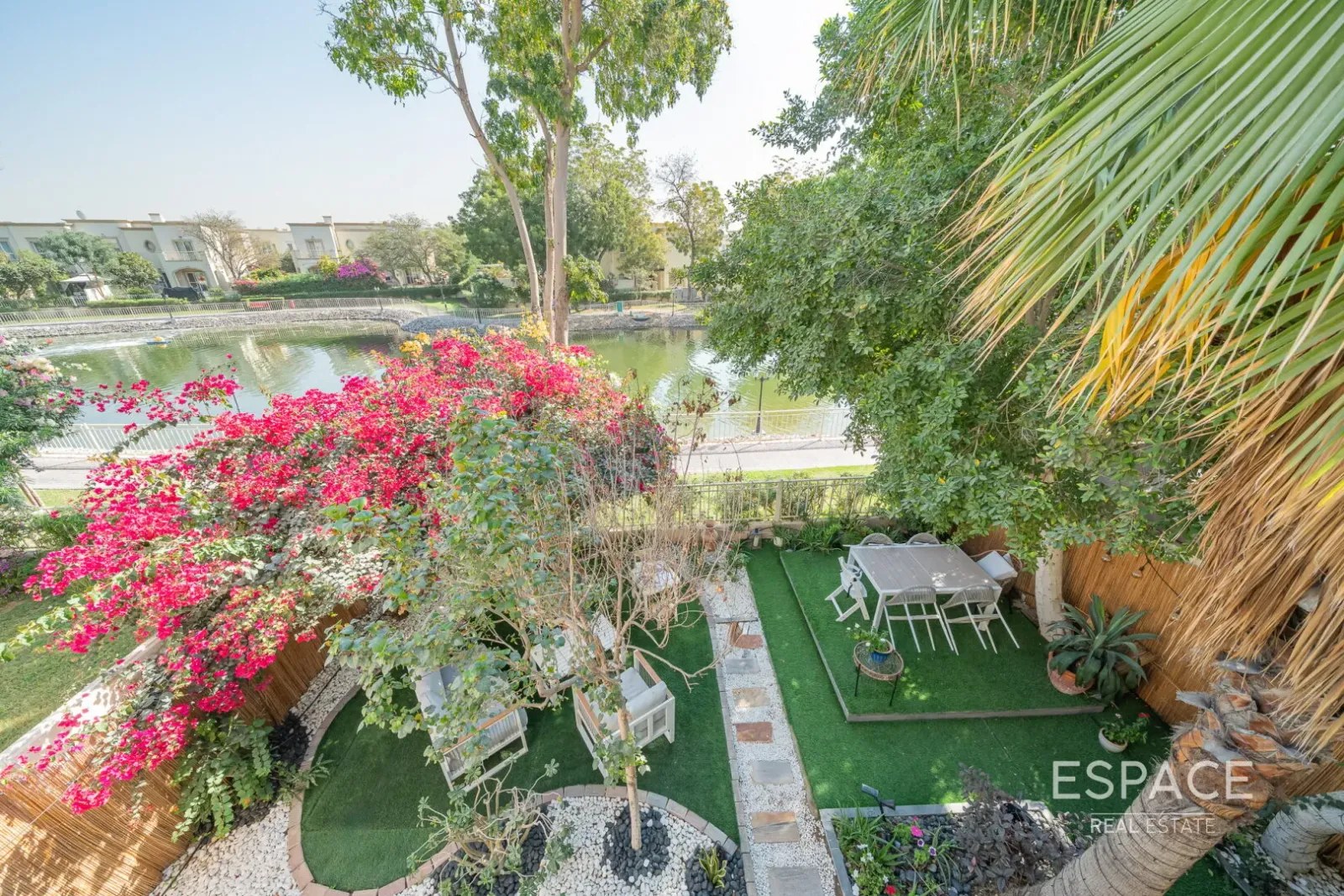 PropertiesGalleryCamera