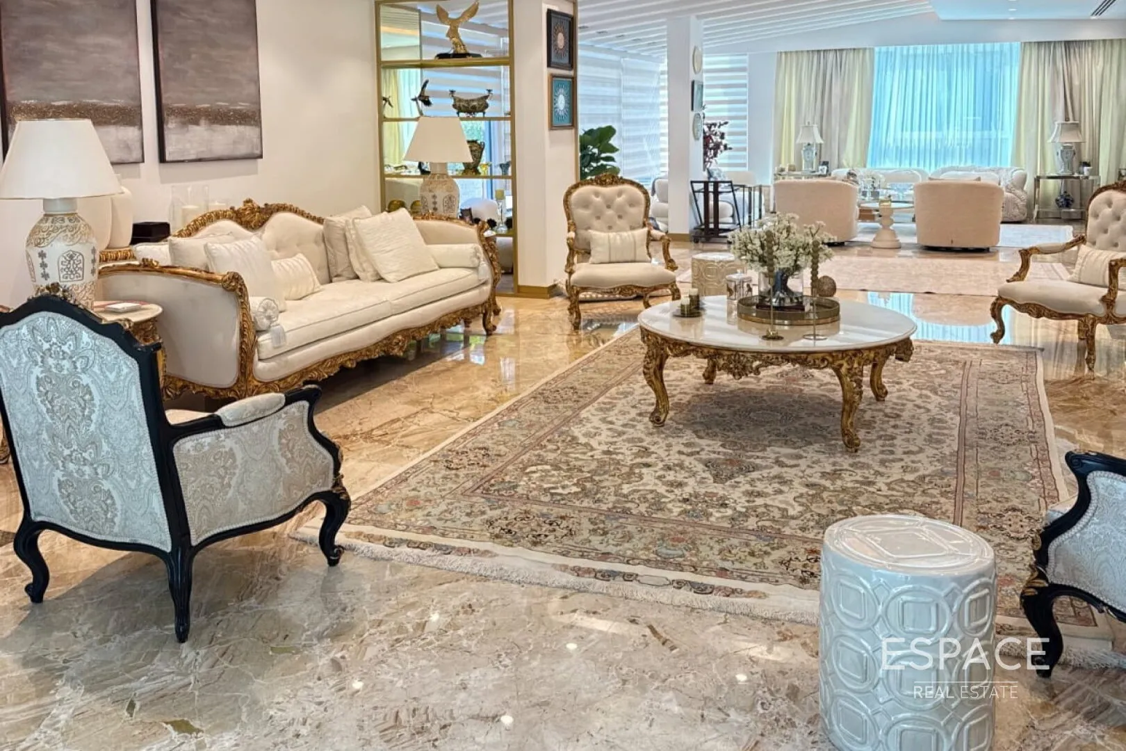 PropertiesGalleryCamera