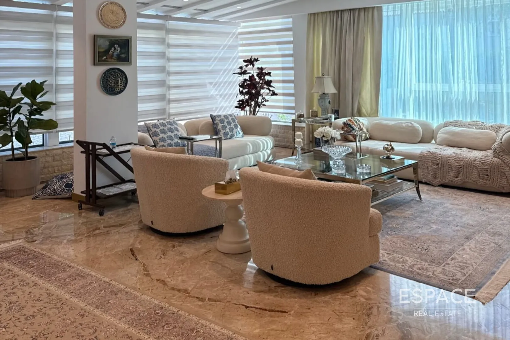 PropertiesGalleryCamera