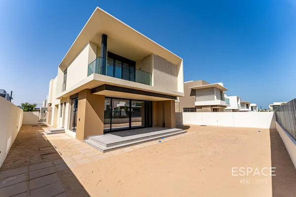 Jebel Ali Village Villas, Jebel Ali, Dubai - Espace
