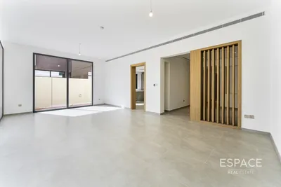 Jebel Ali Village Villas, Jebel Ali, Dubai - Espace