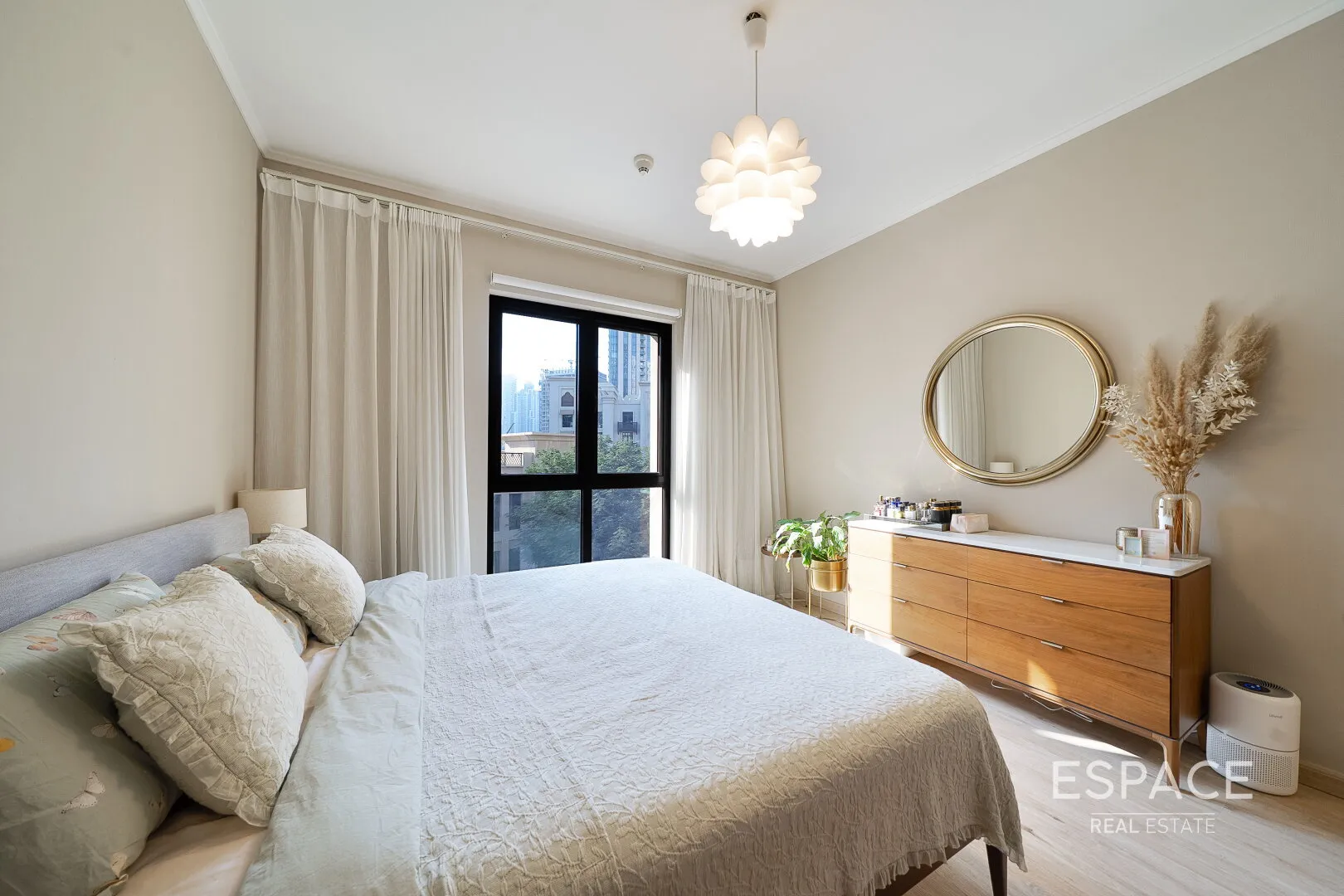 single static gallery