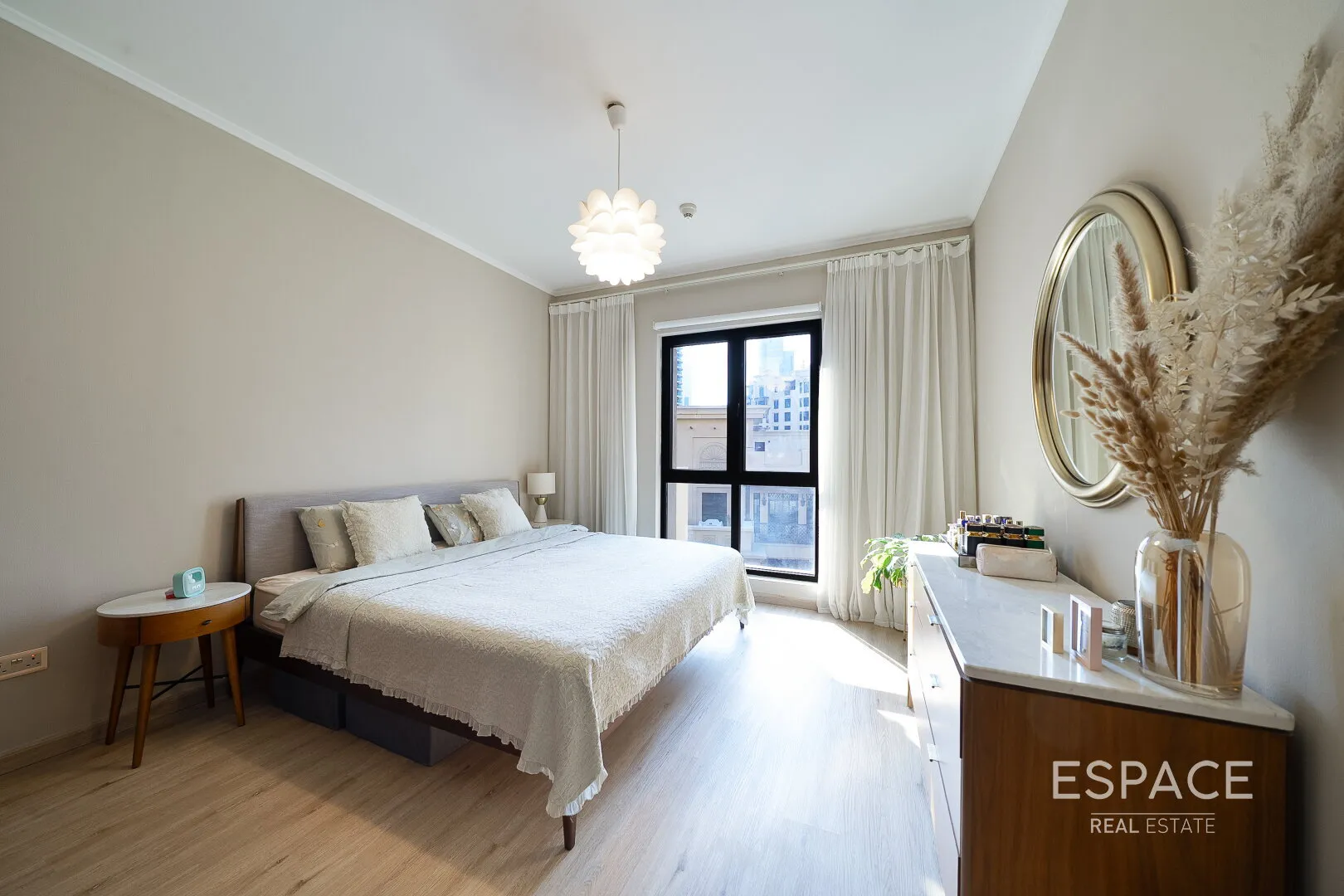 single static gallery