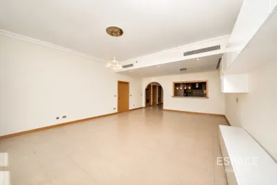 Shoreline - Habool, Palm Jumeirah, Dubai - Espace