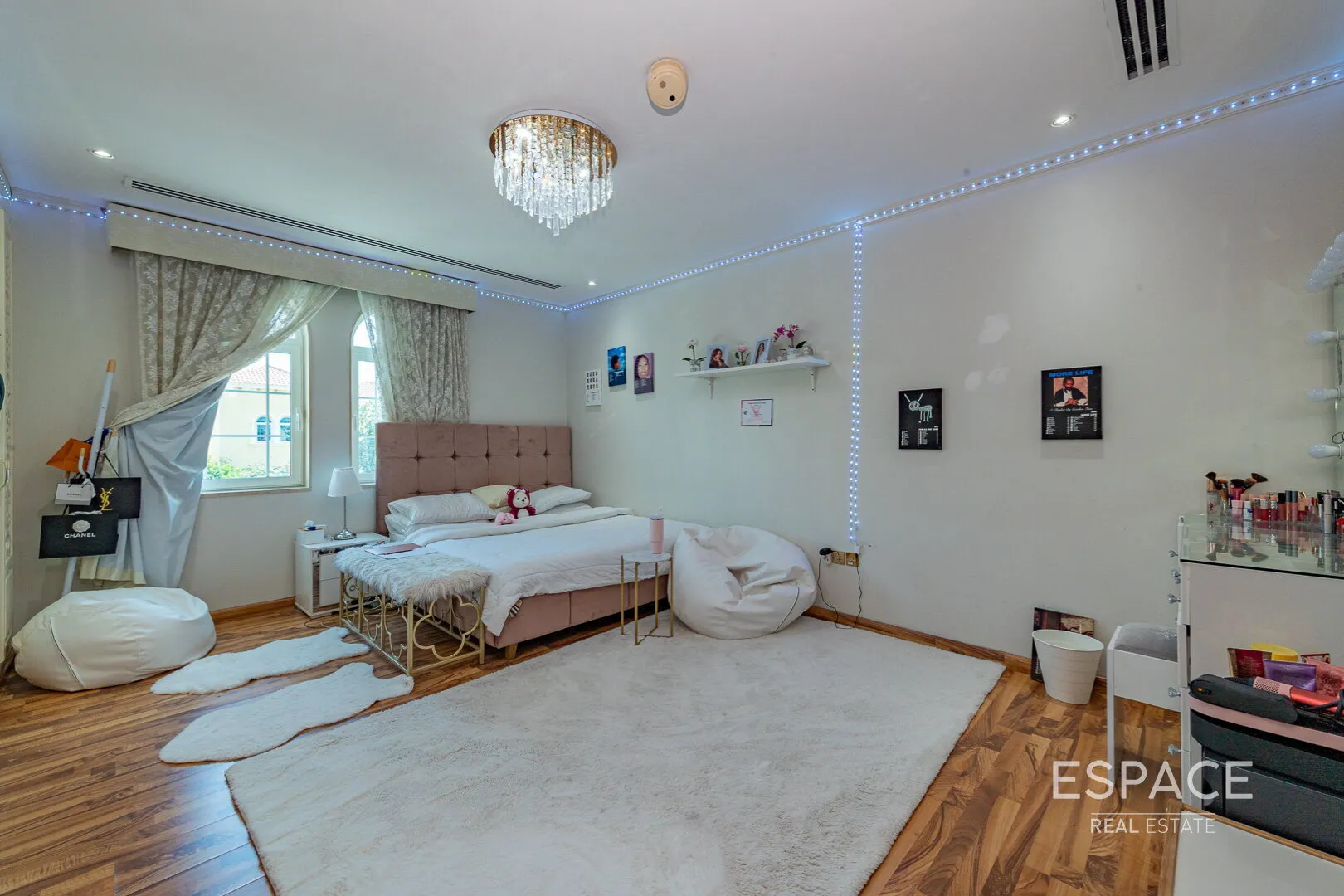 PropertiesGalleryCamera
