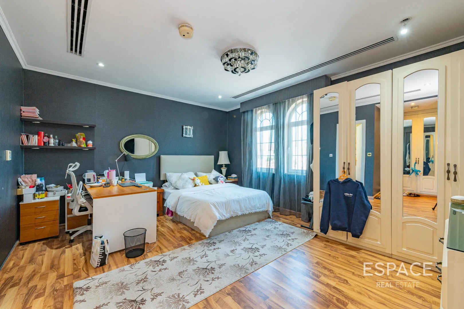PropertiesGalleryCamera