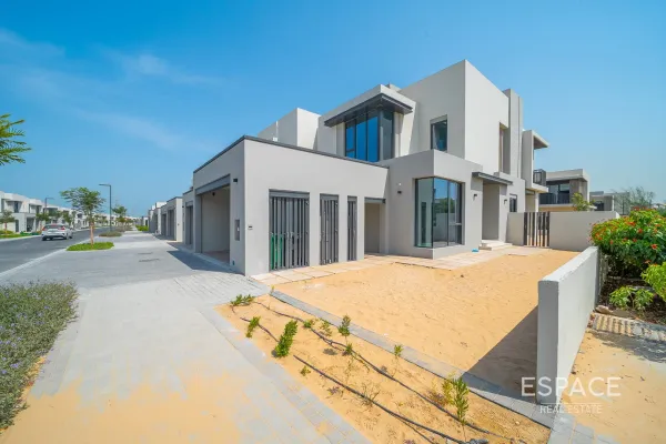 Jebel Ali Village Villas, Jebel Ali, Dubai - Espace