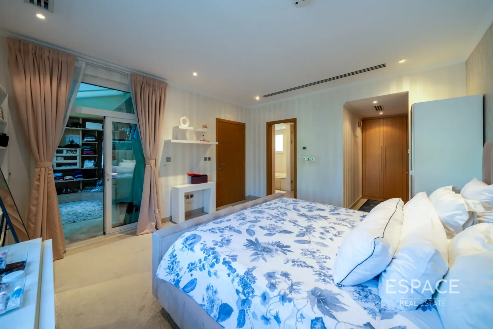 PropertiesGalleryCamera