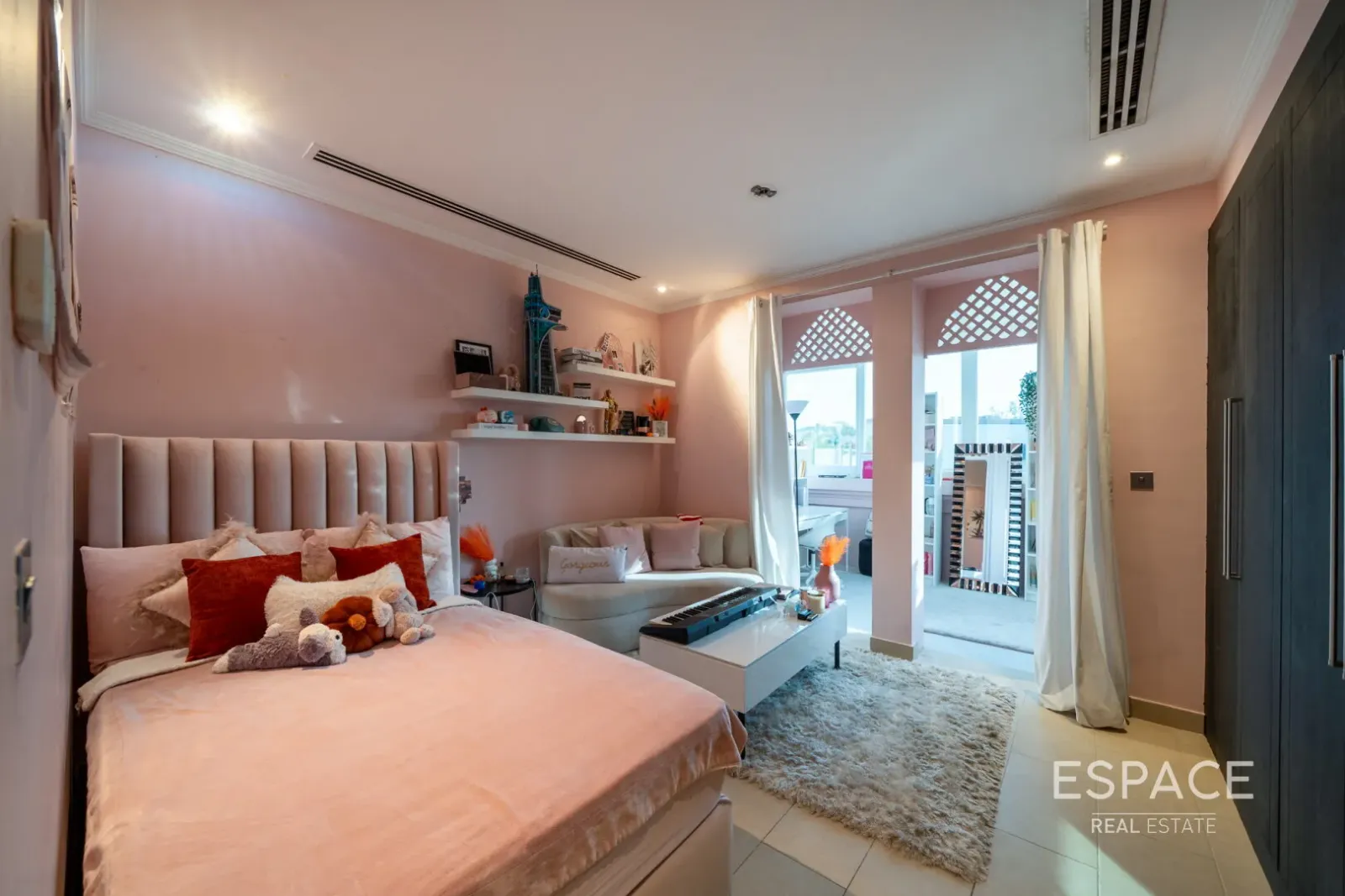PropertiesGalleryCamera