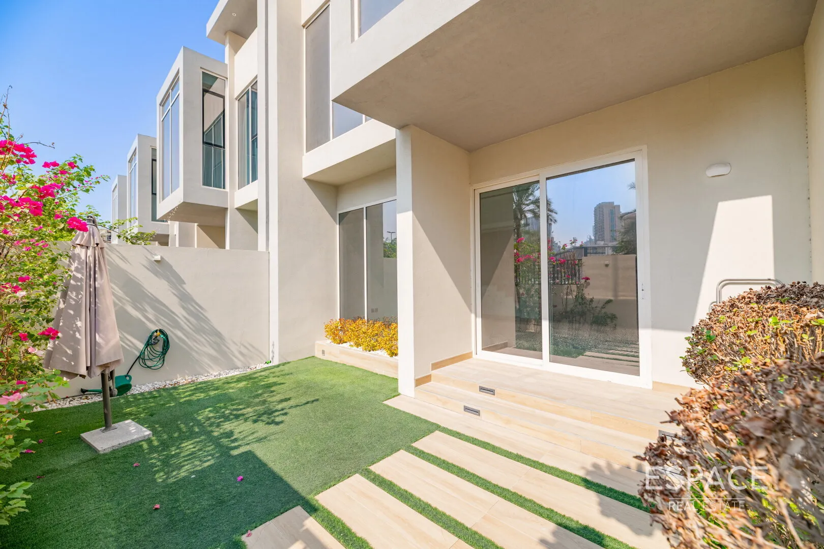 single static gallery