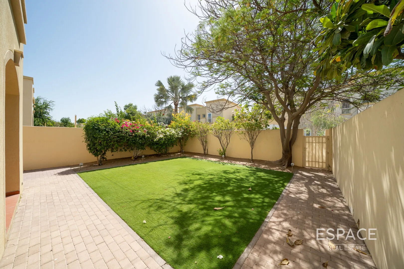 PropertiesGalleryCamera