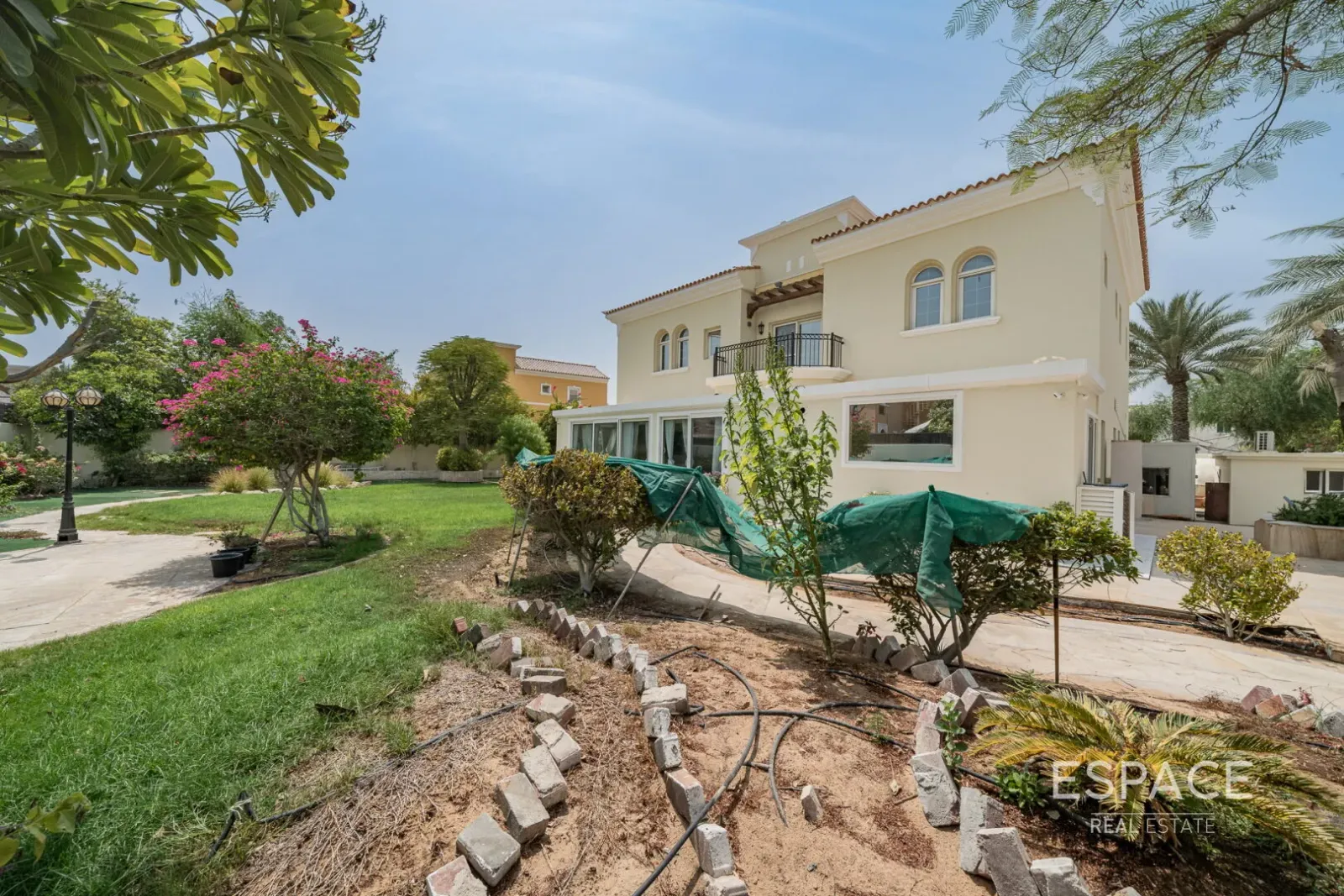 PropertiesGalleryCamera