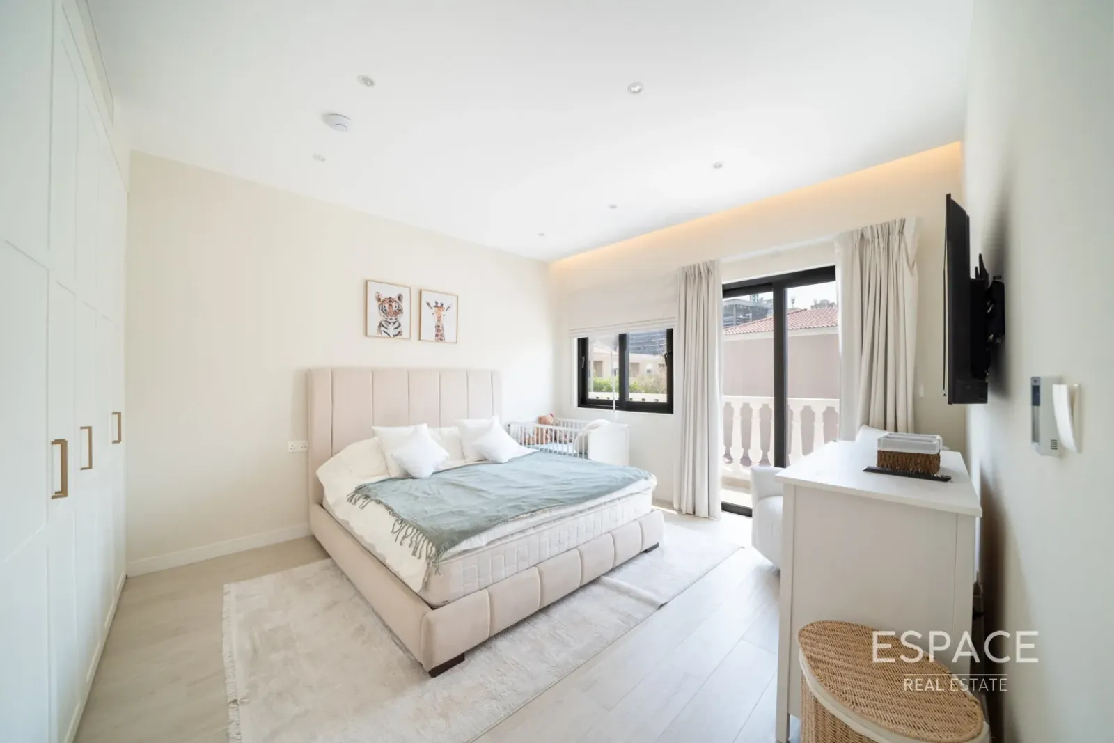 PropertiesGalleryCamera