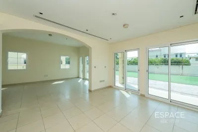 Jumeirah Village Triangle, Jumeirah Village Triangle, Dubai - Espace
