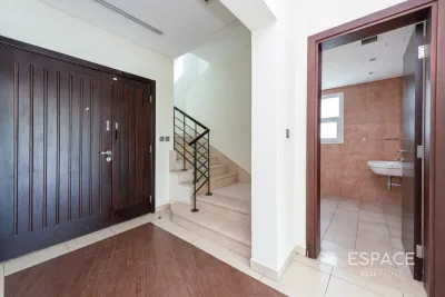 Jumeirah Village Triangle, Jumeirah Village Triangle, Dubai - Espace
